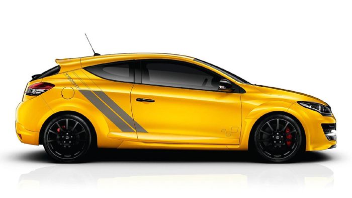 Το διαφορικό είναι περιορισμένης ολίσθησης και τα ρυθμιζόμενα αμορτισέρ είναι της Öhlins Road & Track, ενώ τα ελατήρια προέρχονται από το αγωνιστ